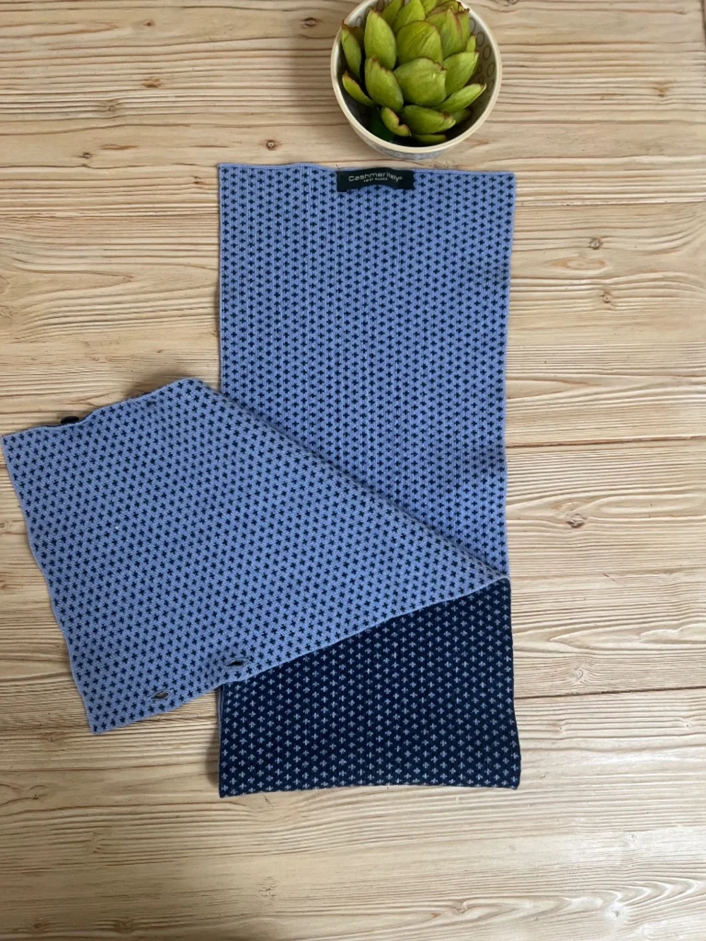 CashmereItaly Italian Cashmere Silk Button Scarf Neck Warmer NWT Navy Blue